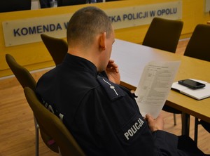 policjant podczas szkolenia