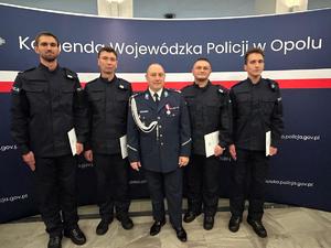 Zdjęcie przedstawia policjantów podczas ślubowania.