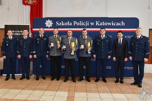 policjanci podczas zakończenia konkursu