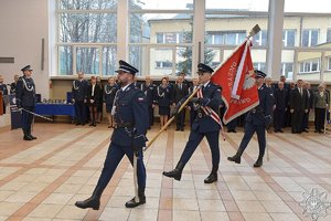 zdjęcie kolorowe: uroczyste zakończenie obchodów 25-lecia istnienia Szkoły Policji w Katowicach