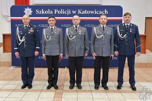 zdjęcie kolorowe: uroczyste zakończenie obchodów 25-lecia istnienia Szkoły Policji w Katowicach