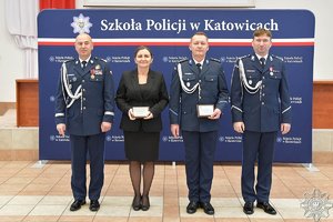 zdjęcie kolorowe: uroczyste zakończenie obchodów 25-lecia istnienia Szkoły Policji w Katowicach