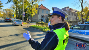 Zdjęcie przedstawia policjantkę.