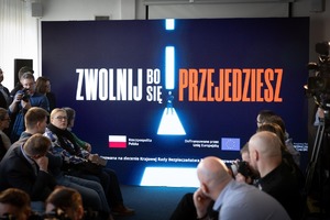 zdjęcie kolorowe: konferencja prasowa w ramach akcji „Zwolnij, bo się przejedziesz”