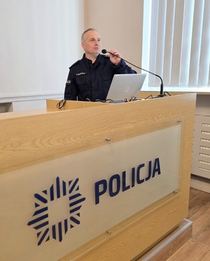 komendant podczas przywitania uczestników szkolenia