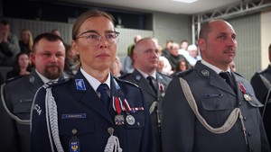 Policjanci z medalami.