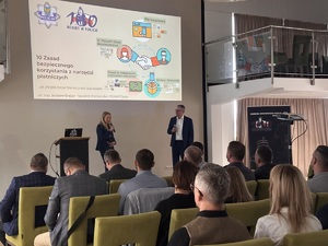 zdjęcie kolorowe: uczestnicy i prelegenci Konferencję nt. Cyberprzestępczości Finansowej