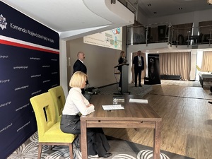 zdjęcie kolorowe: uczestnicy i prelegenci Konferencję nt. Cyberprzestępczości Finansowej