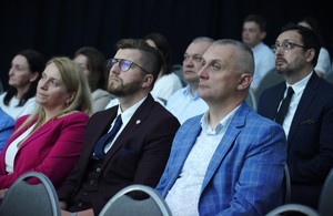 Słuchacze konferencji.