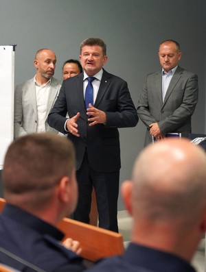 Prelegenci witają uczestników spotkania.