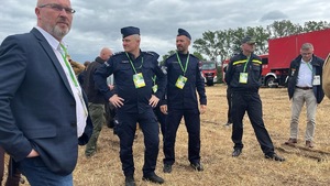 zdjęcie kolorowe: opolscy policjanci podczas ćwiczenia &quot;Biskupia Kopa 2025&quot;