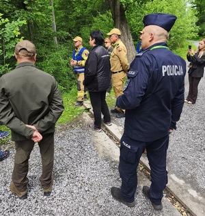 zdjęcie kolorowe: opolscy policjanci podczas ćwiczenia &quot;Biskupia Kopa 2025&quot;