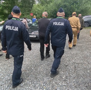 zdjęcie kolorowe: opolscy policjanci podczas ćwiczenia &quot;Biskupia Kopa 2025&quot;