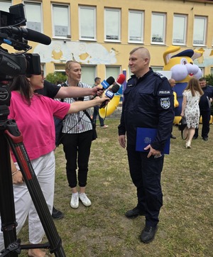 komendant podczas wypowiedzi dla mediów