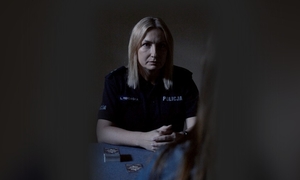 zdjęcie kolorowe: policjantka