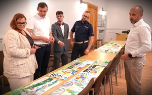 Komisja konkursowa wyławia zwycięzców.