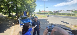 zdjęcie kolorowe: opolscy policjanci podczas działań Stop Prędkości