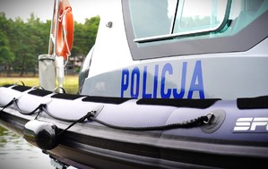 Zdjęcie: łódź policyjna.