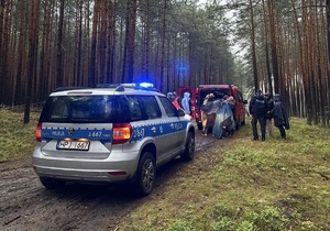 zdjęcie: policjanci podczas działań