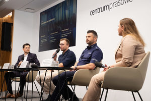 zdjęcie kolorowe: wspólna konferencja prasowa