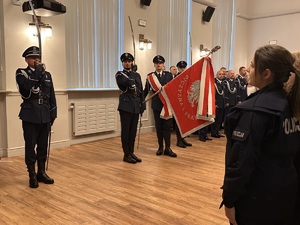 zdjęcie: policjanci podczas uroczystego ślubowania