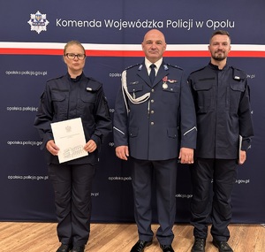 zdjęcie: policjanci podczas uroczystego ślubowania