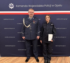 zdjęcie: policjanci podczas uroczystego ślubowania