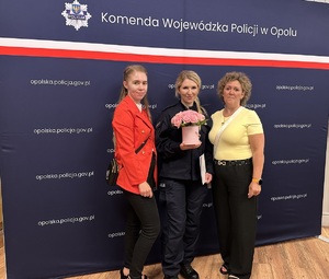 zdjęcie: policjanci podczas uroczystego ślubowania