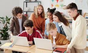 zdjęcie: uczniowie w klasie