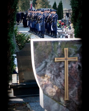 zdjęcie: opolscy policjanci podczas uroczystości