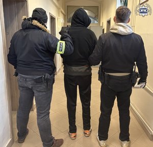 zdjęcie: zatrzymani poszukiwani