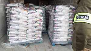 Zdjęcie: opakowanie po środkach czystości.