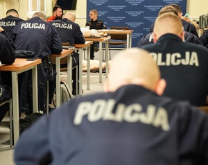 zdjęcie: policjanci podczas egzaminu