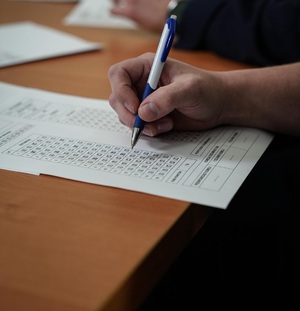 zdjęcie: policjanci podczas egzaminu