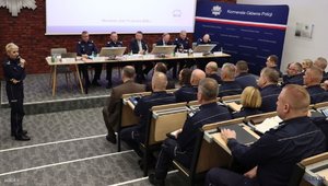 zdjęcie: odprawa polskiej Policji