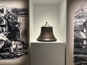 zdjęcie kolorowe: opolscy policjanci podczas seminarium Auschwitz-Birkenau