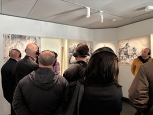 zdjęcie kolorowe: opolscy policjanci podczas seminarium Auschwitz-Birkenau