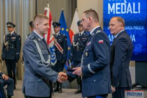 zdjęcie: odznaczeni policjanci