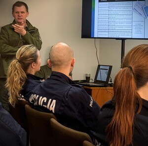 policjanci podczas szkolenia