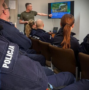 policjanci podczas szkolenia