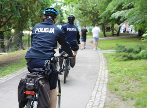 policjanci na rowerach