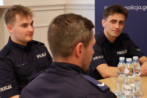 policjanci podczas spotkania z Komendantem Wojewódzkim Policji w Opolu