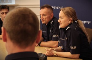 policjanci podczas spotkania z Komendantem Wojewódzkim Policji w Opolu