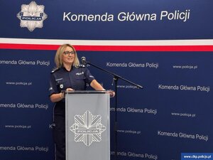 policjanci podczas przemówień