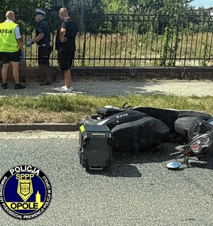 zdjęcie: policjanci sppp udzielili pomocy rannemu w wypadku