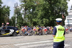 zdjęcie: policjanci zabezpieczający Tour de Pologne