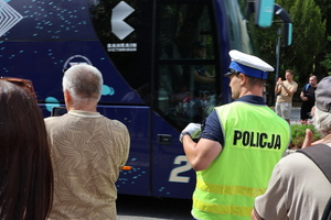 zdjęcie: policjanci zabezpieczający Tour de Pologne