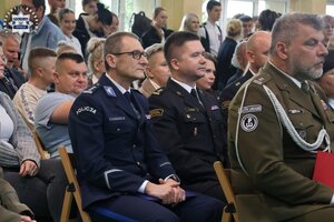zdjęcie: Policjanci z Opola na obchodach Dnia Patrona w Zespole Szkół im. Józefa Warszewicza w Prószkowie