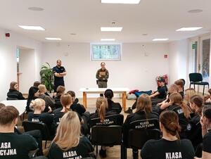 Zdjęcia: Policyjna praktyka w terenie - uczniowie klas policyjnych z Prószkowa na obozie w Turawie
