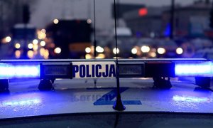 radiowóz nocą